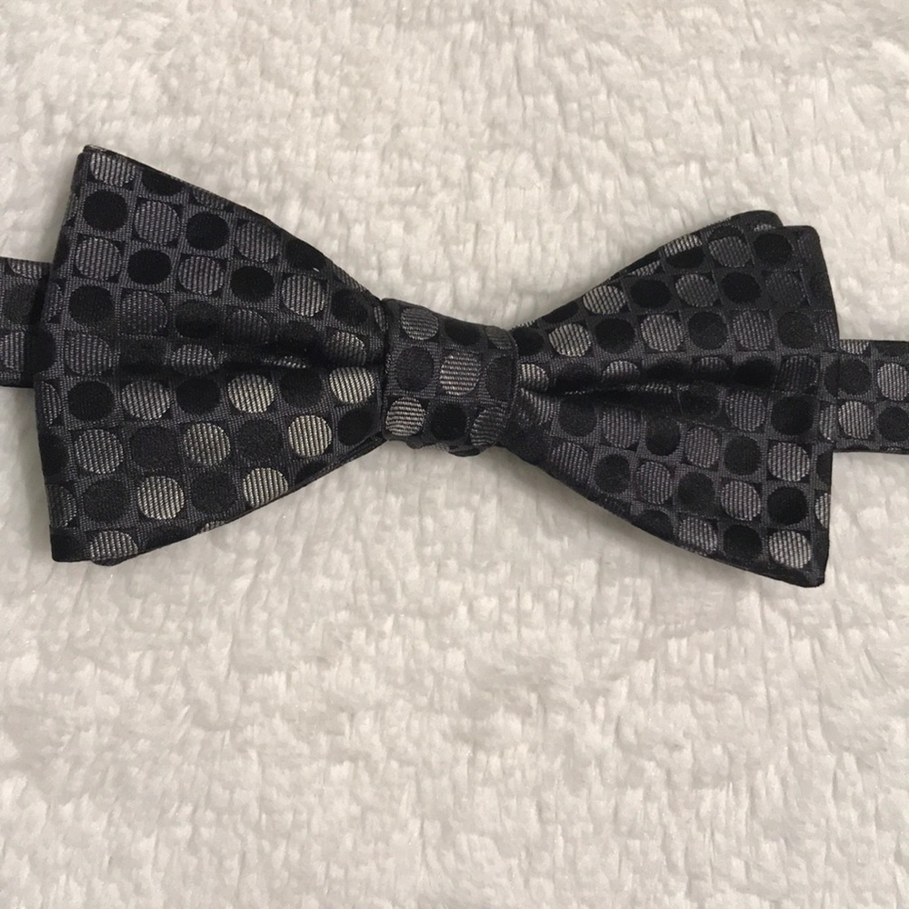 Bow tie